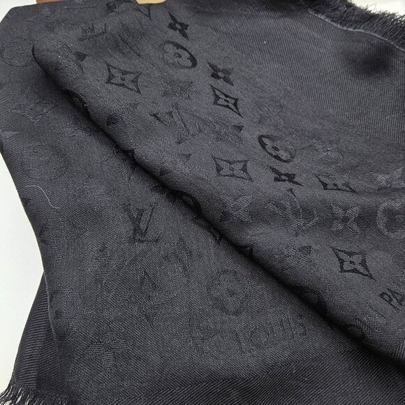 ❗SOLD❗ Monogram Classic Shawl - Picture 10 of 15